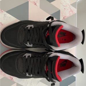 Air Jordans 4 Retro Bred (GS)